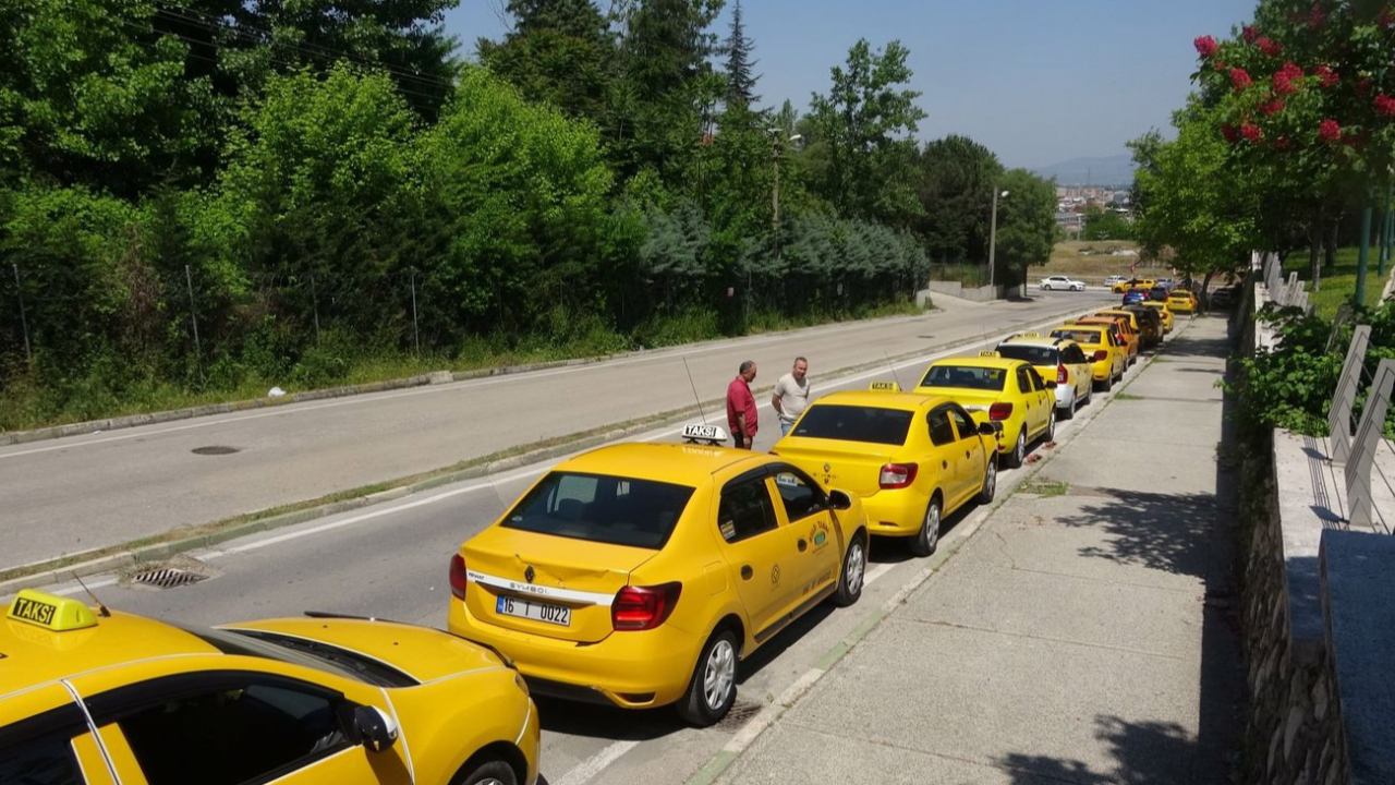 Taksicilerden 'zam güncelleme' kuyruğu