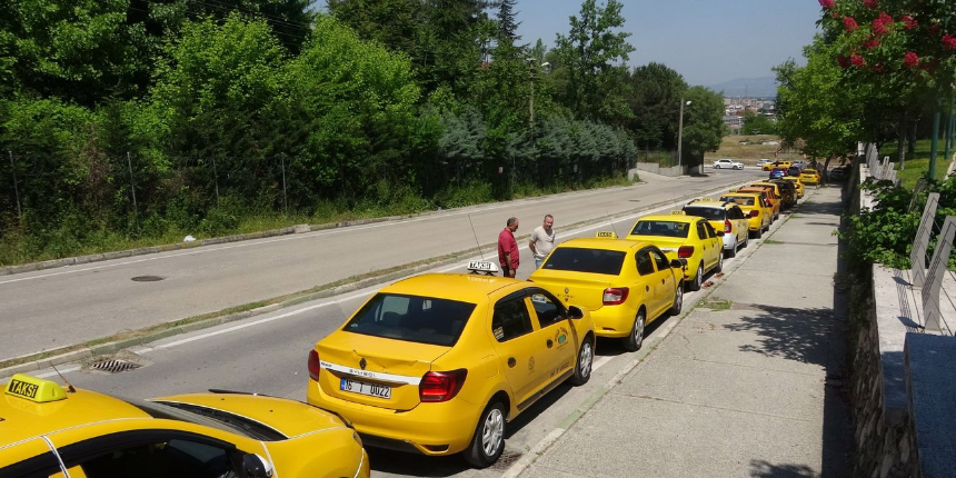 Taksicilerden 'zam güncelleme' kuyruğu