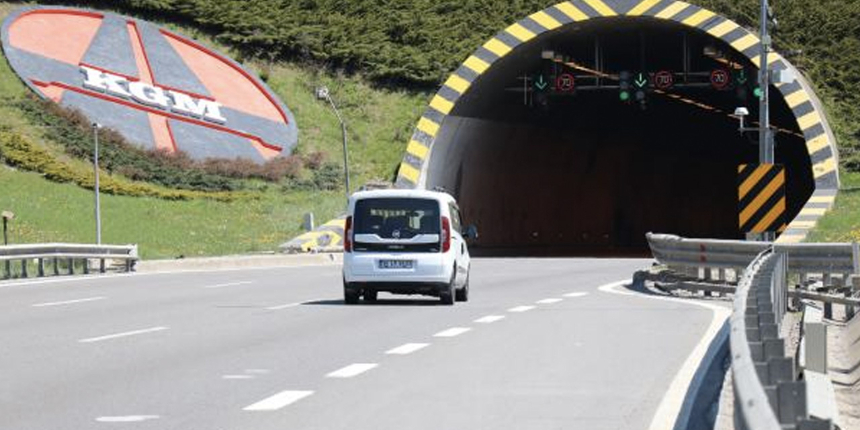 Bolu Dağı geçişi İstanbul yönünde trafiğe kapandı