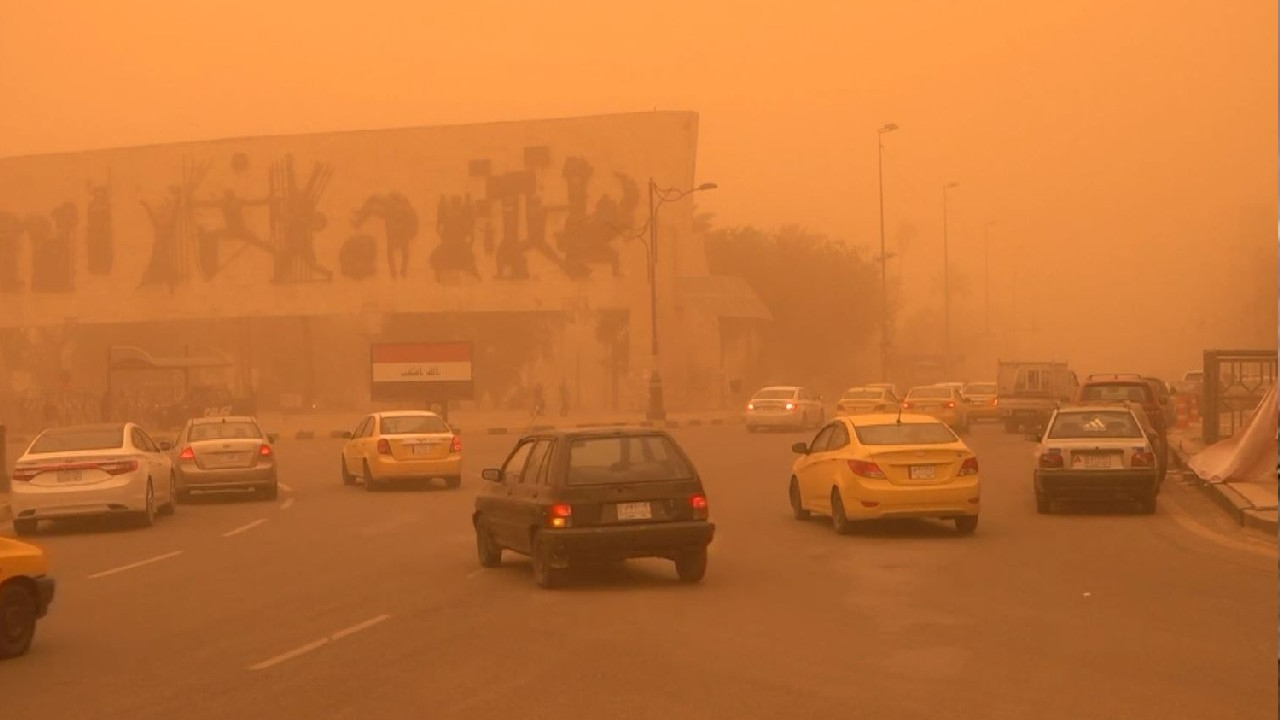 Irak’ta kum fırtınası 4 bin kişiyi hastanelik etti!