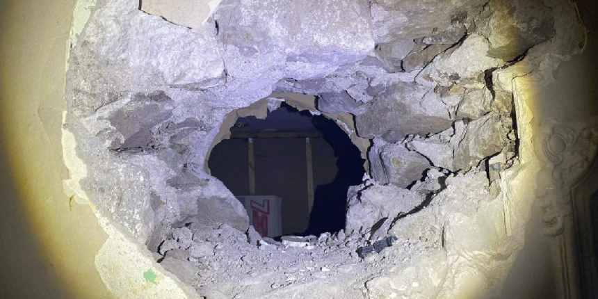 Film gibi soygun! Yan dükkanın duvarını kırıp kuyumcudan 900 bin liralık altın çaldı