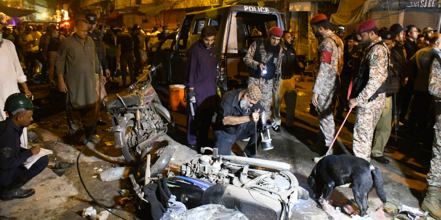 Pakistan’da motosiklete yerleştirilen EYP patladı: 1 ölü, 12 yaralı