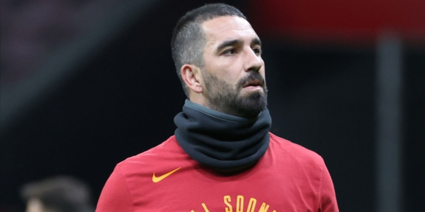 Arda Turan taraftara veda edemedi