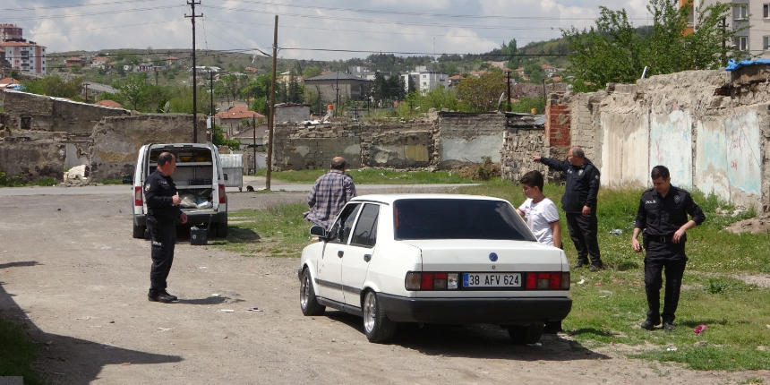 Annesi ve tanımadığı kadını yaralayan şahıs yakalandı
