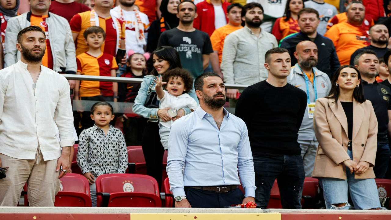 Burak Elmas'tan Arda Turan açıklaması!
