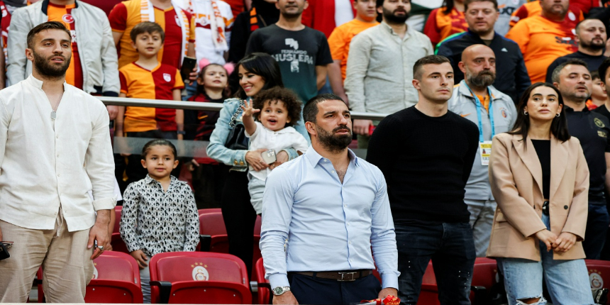 Burak Elmas'tan Arda Turan açıklaması!