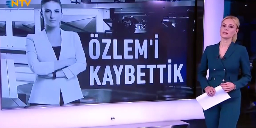 Kansere yenilen NTV spikeri Özlem Sarıkaya'nın ölüm haberini verirken gözyaşlarına hakim olamadı