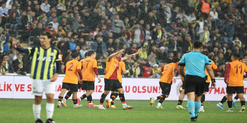 U19 Gelişim Ligi'ndeki derbide Galatasaray, Fenerbahçe'yi 2 golle geçti