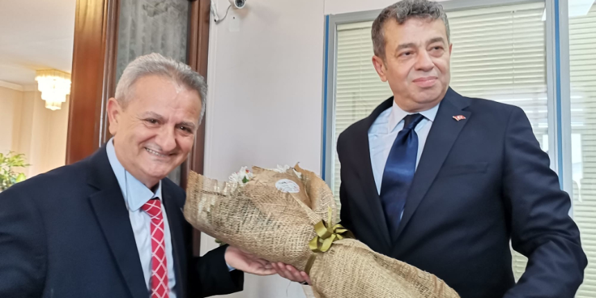 Esnaf Odası’nda devir teslim yapıldı; Künkçü görevine başladı