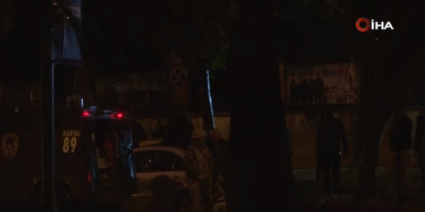 İstanbul Emniyet Müdürlüğü önünde alarm! Silahlı şahıs ekipleri harekete geçirdi