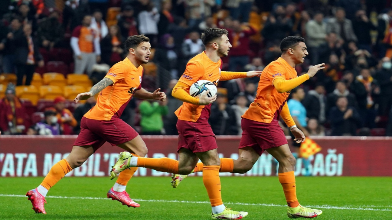 Beşiktaş, Galatasaray'ın golcüsüne kancayı taktı