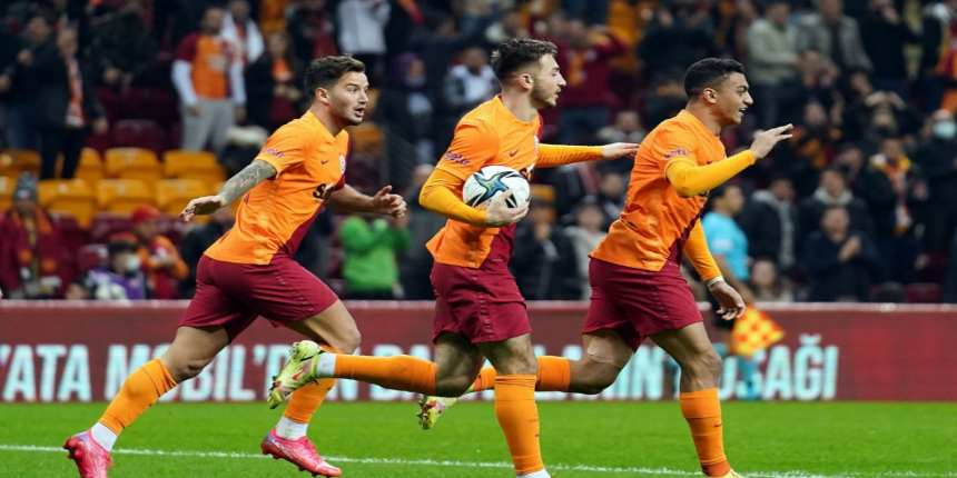 Beşiktaş, Galatasaray'ın golcüsüne kancayı taktı