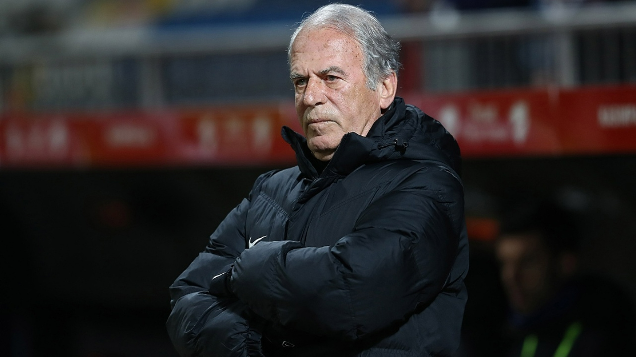 Mustafa Denizli'den Galatasaray Yorumu: "Bu Görüntü Tesadüf Değil, Yarış Hala Devam Ediyor!"