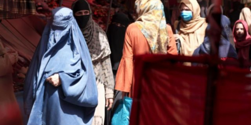 Taliban kadınların televizyona yüzlerini örtmeden çıkmalarını yasakladı
