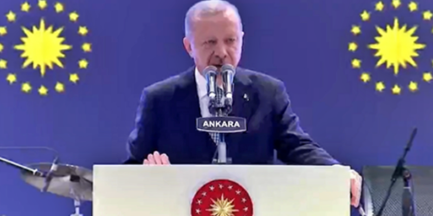 Cumhurbaşkanı Erdoğan gençlere seslendi: Hayallerinizden vazgeçmeyin!