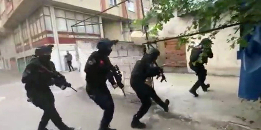 Bursa'yı kana bulayacaklardı! DEAŞ'lı 3 canlı bomba tutuklandı