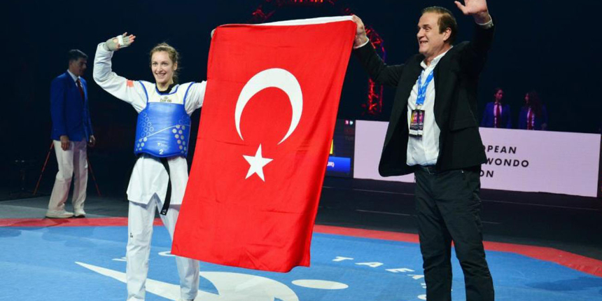 19 Mayıs'ta Avrupa Şampiyonu olan milli taekwondocu Zeliha Ağrıs'ın büyük mutluluğu