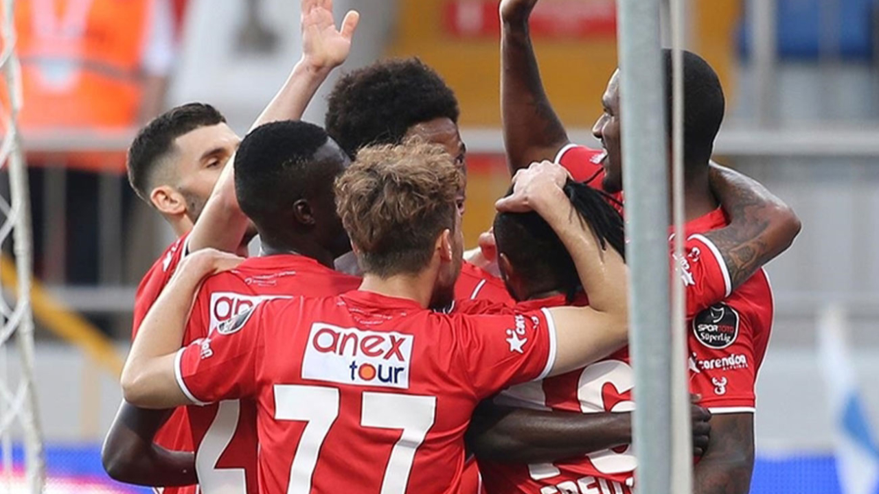 Galatasaray ile berabere kalan Antalyaspor, Süper Lig'de sezonu yenilmezlik rekoru ile tamamladı