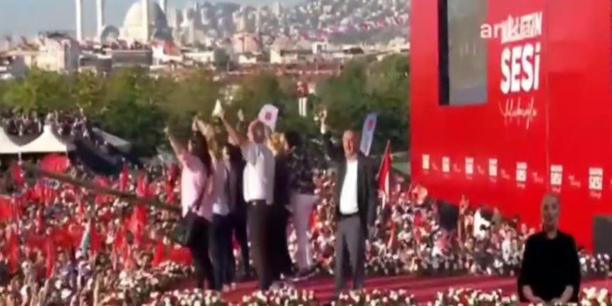 CHP mitinginde PKK sloganı: Her yer Kandil her yer direniş
