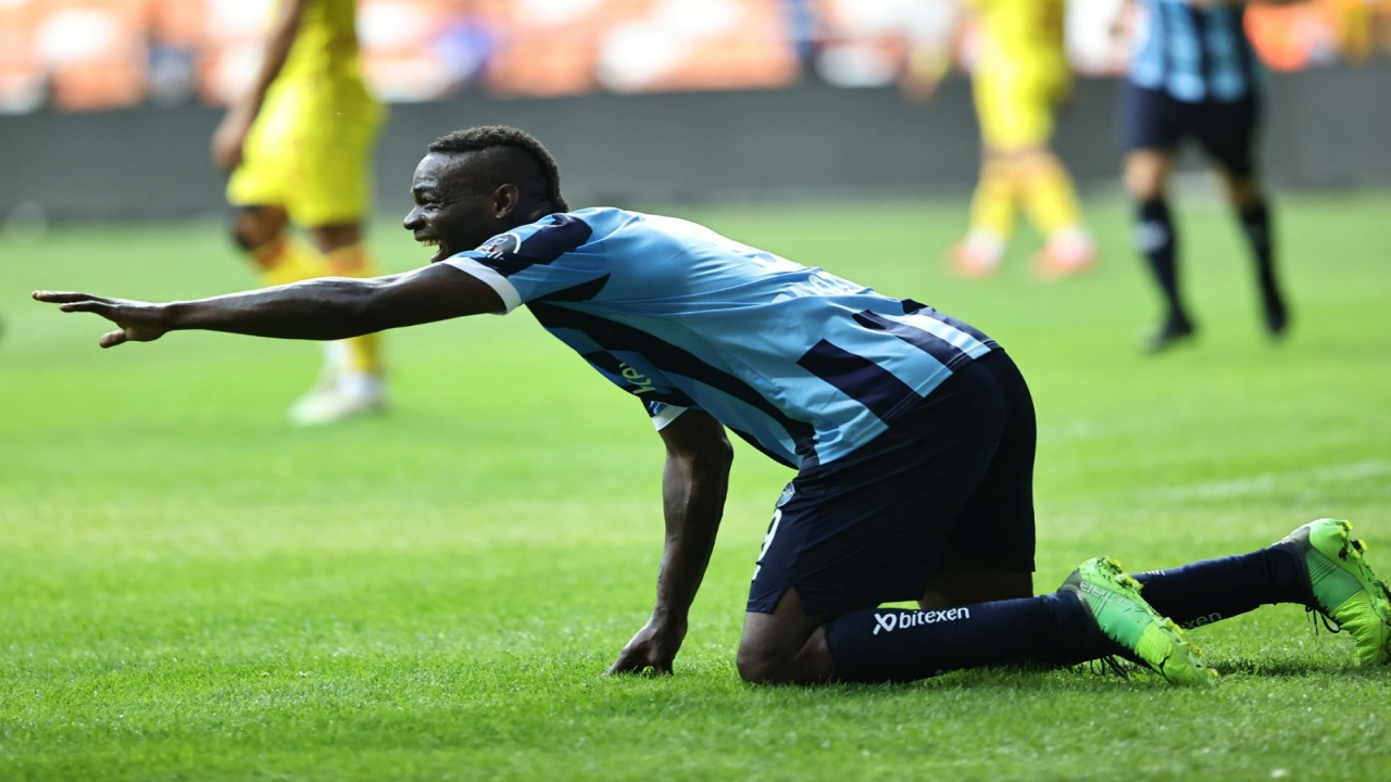 Mario Balotelli'den büyük başarı! Alex'ten sonra ilk kez!