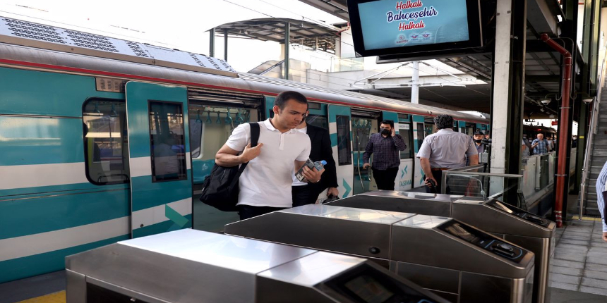 İstanbullulara müjde...  13,5 kilometre 22 dakikaya inecek! Seferler başladı