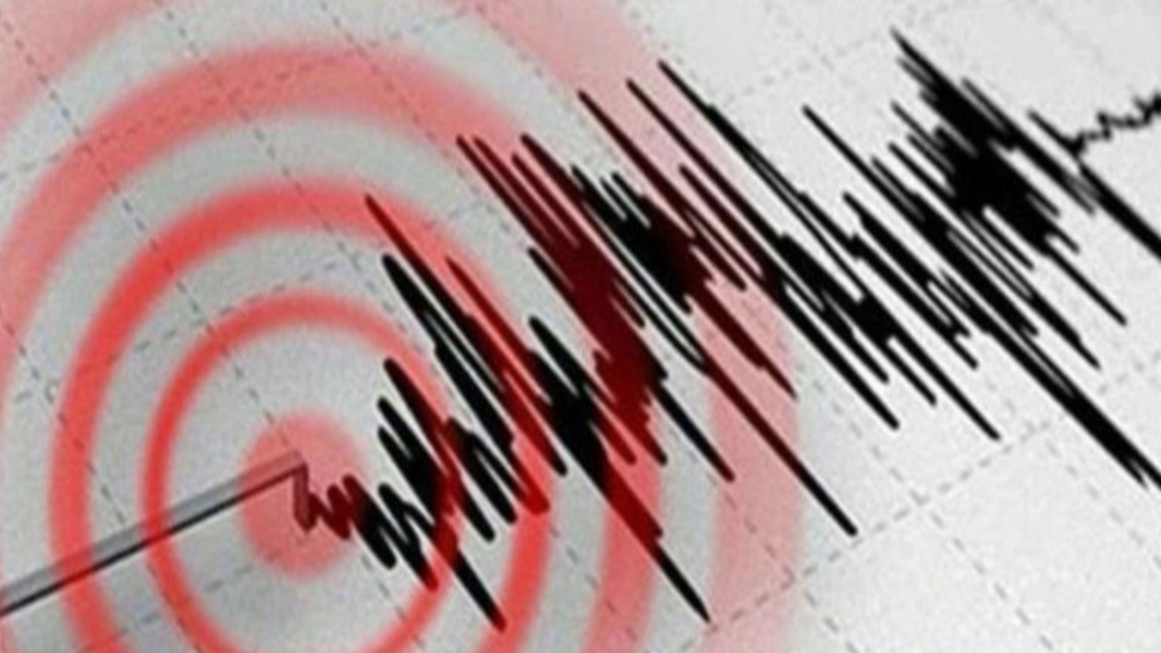 İzmir açıklarında deprem