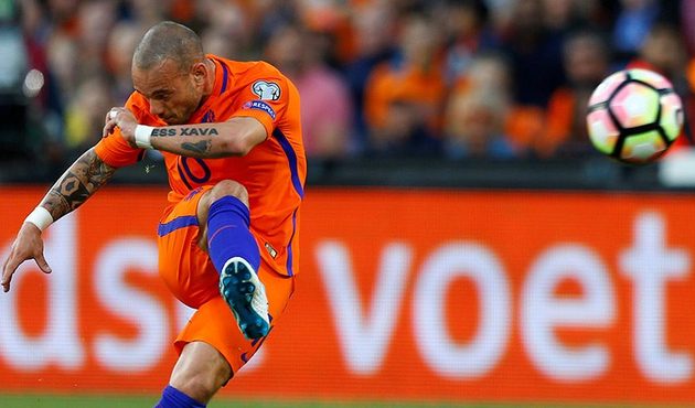 Wesley Sneijder tarihe geçti!