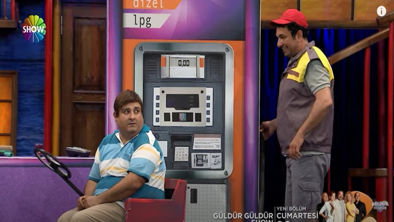 Güldür Güldür Show'da Çok Konuşulacak Bir Skeç Daha! Benzin Zamları Ti'ye Alındı!