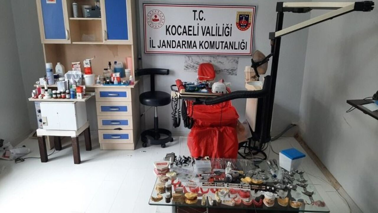 Yabancı uyruklu sahte diş hekimi suçüstü yakalandı