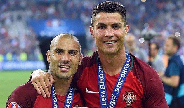 Quaresma ile Ronaldo konuştu: Uzaya ilk Beşiktaş bayrağı gidecek