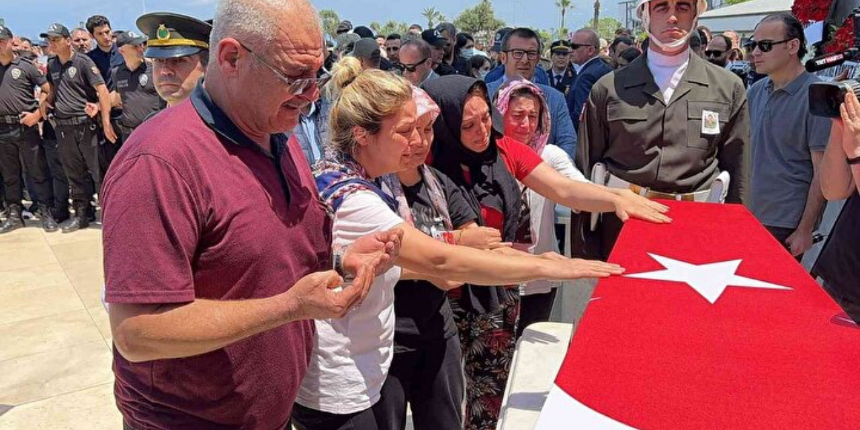 Türkiye kahramanlarını uğurluyor: Pençe-Kilit şehitleri için gözyaşları sel oldu!