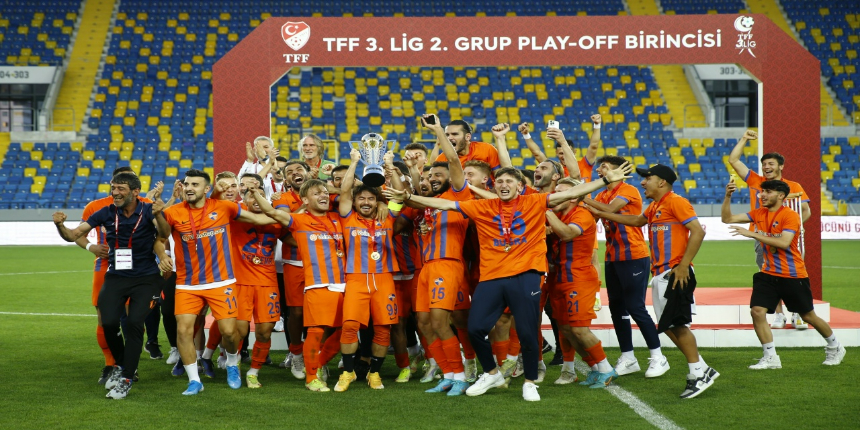İskenderunspor, TFF 2. Lig'e yükseldi! Jan Olde Riekerink...