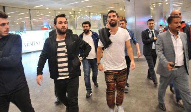 Arda Turan İstanbul'a geldi...