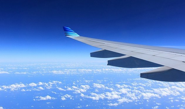 Myanmar'da kaybolan askeri uçağın parçaları denizde bulundu!