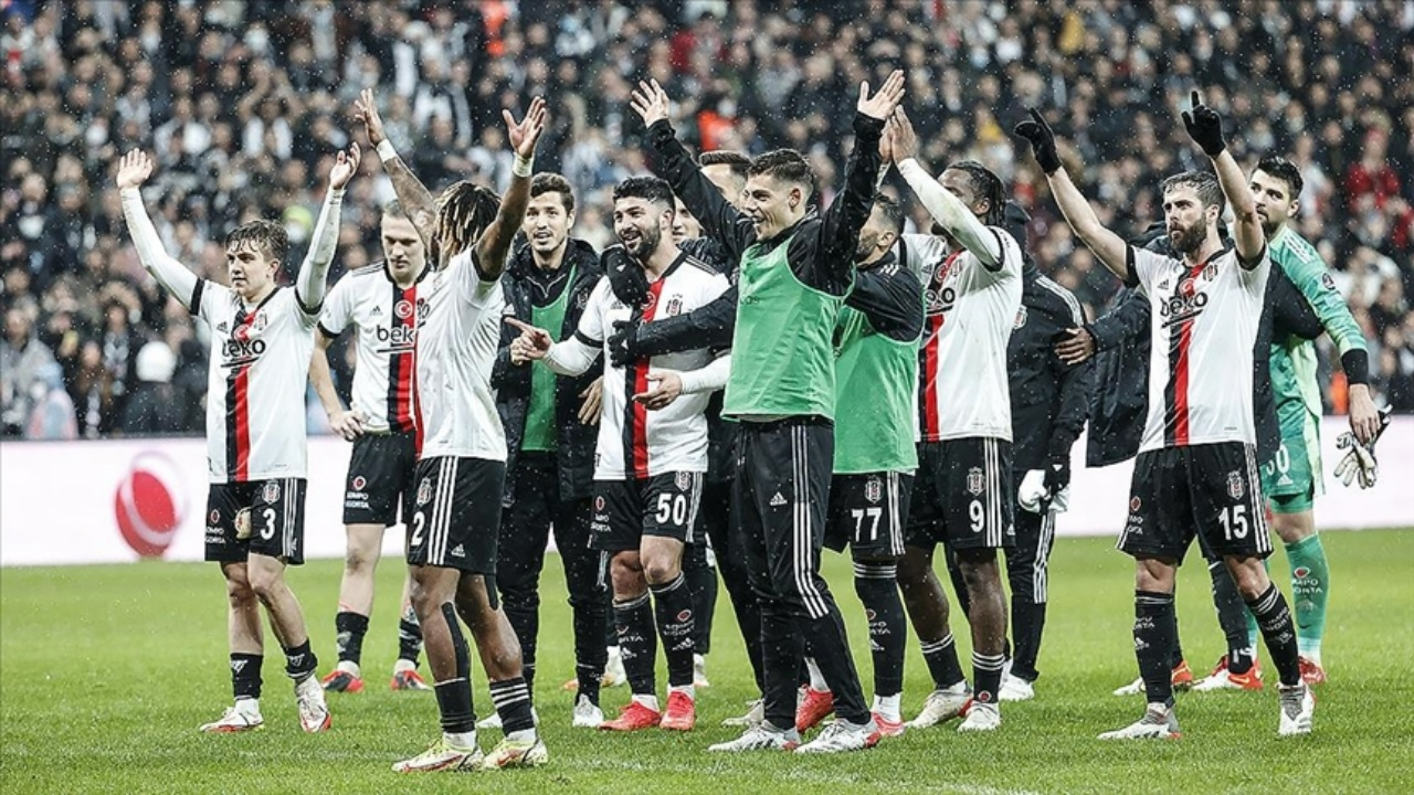 Beşiktaşlı yıldız takıma resmen veda etti!