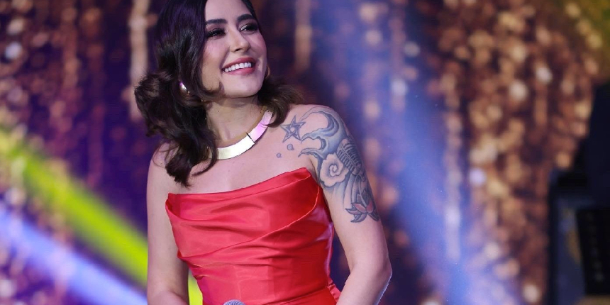 Konseri iptal edilen Melek Mosso'ya ünlü isimlerden destek yağdı: Ahlaklı Konser! Yine ortaçağdan güzel bir orta geldi