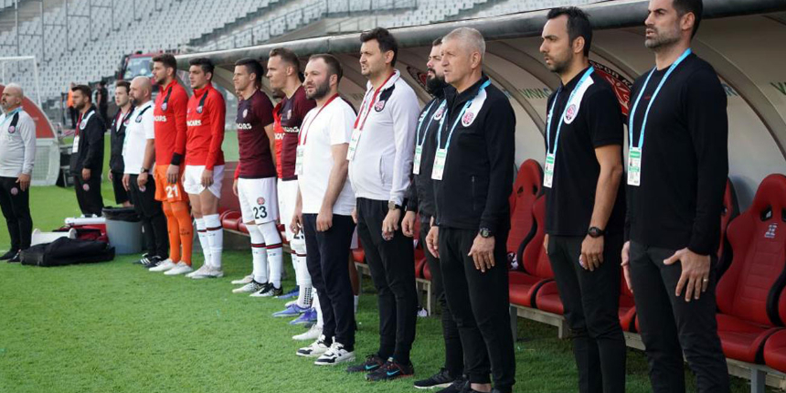 Teknik direktör Volkan Demirel ile Süper Lig ekibi Fatih Karagümrük'ün yolları ayrıldı
