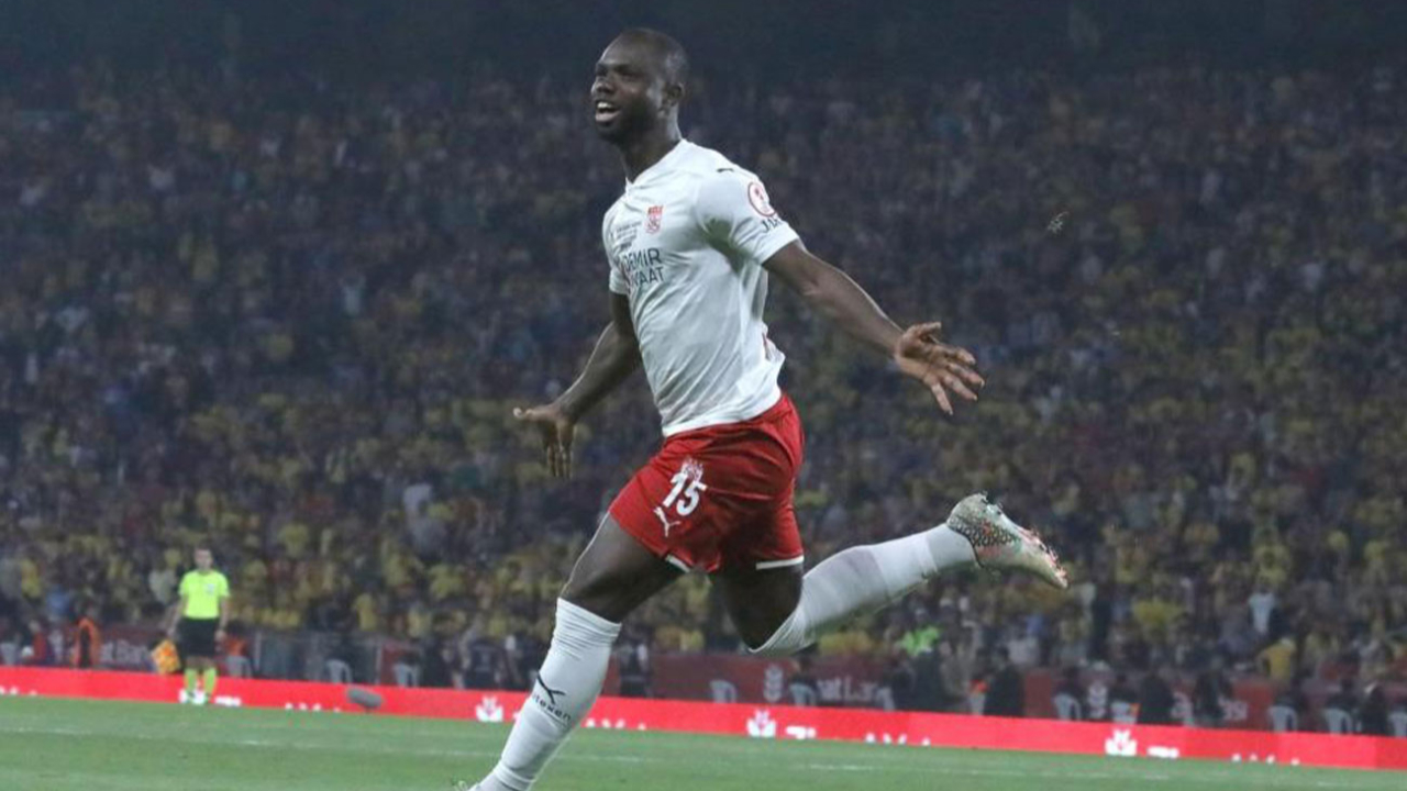 Moussa Konate, kupayı getiren golü atarak Sivasspor tarihine geçti