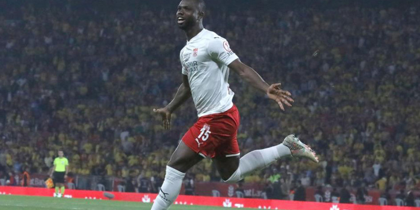 Moussa Konate, kupayı getiren golü atarak Sivasspor tarihine geçti
