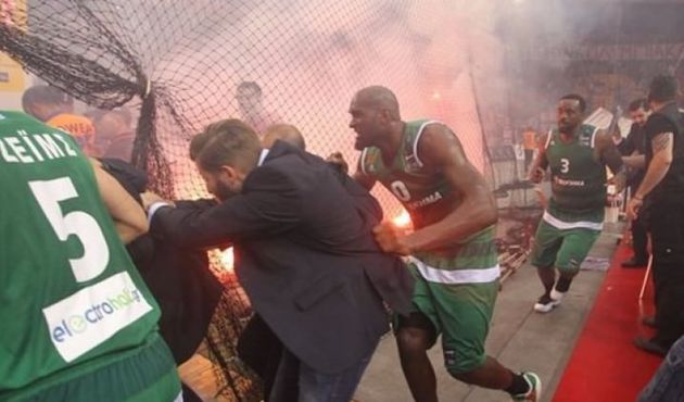 Panathinaikos şampiyon oldu ortalık karıştı!