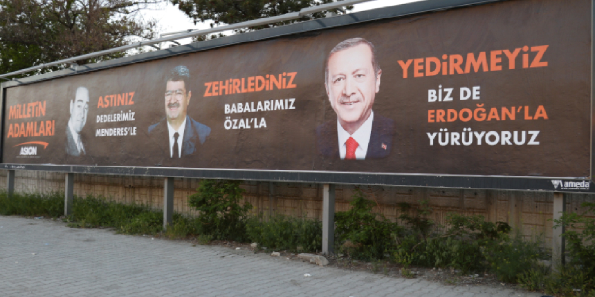 CHP’nin kampa girdiği Van'da "Menderes’i astınız, Özal’ı zehirlediniz, Erdoğan’ı yedirmeyiz" afişler