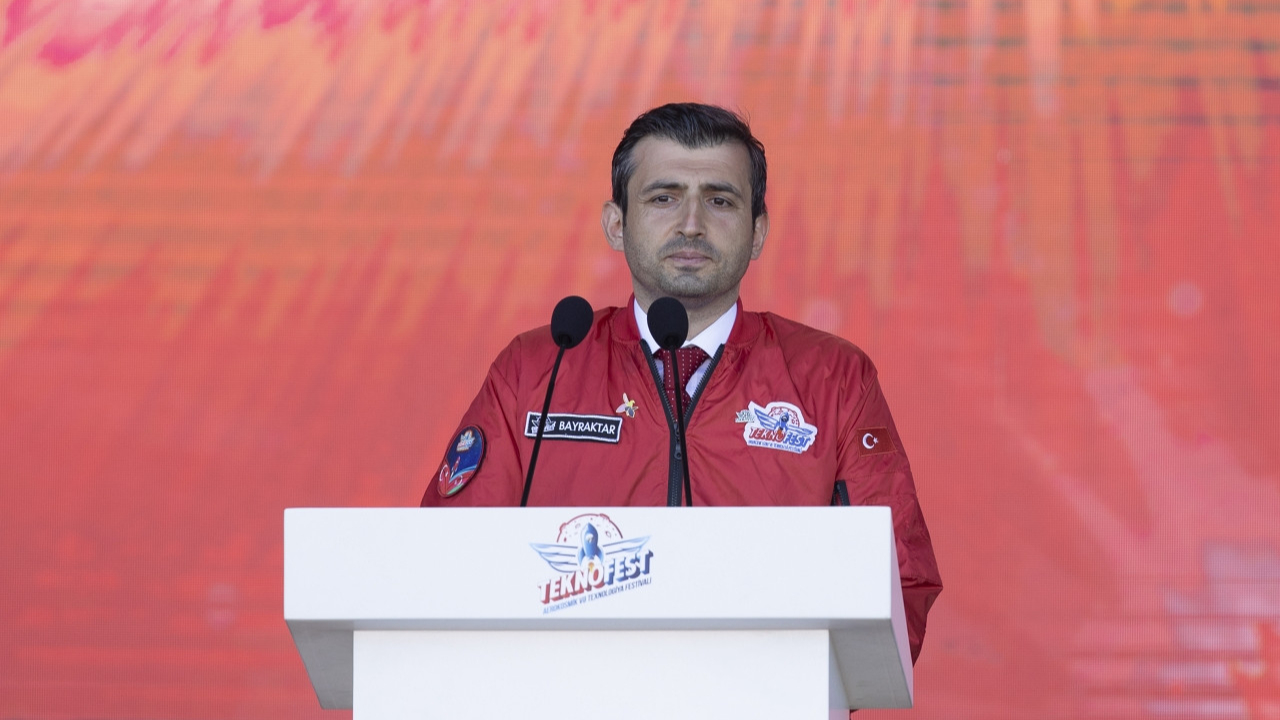 TEKNOFEST Yönetim Kurulu Başkanı Selçuk Bayraktar: Dünya Türk'ün gücünü görsün, yerini bilsin