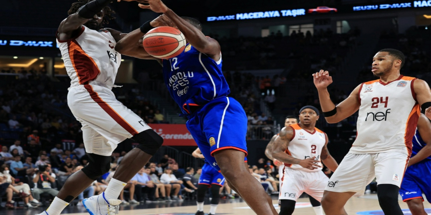 ÖZET | Anadolu Efes Galatasaray'ı mağlup etti, seriyi eşitledi!