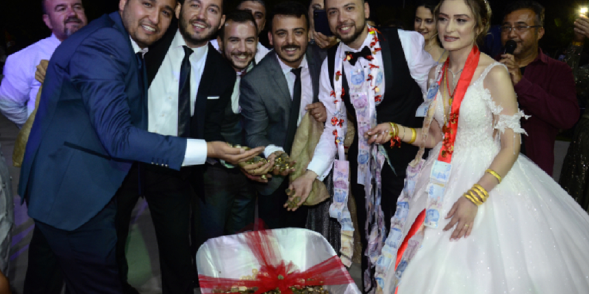 Damada 55 kilogramlık madeni para taktılar!