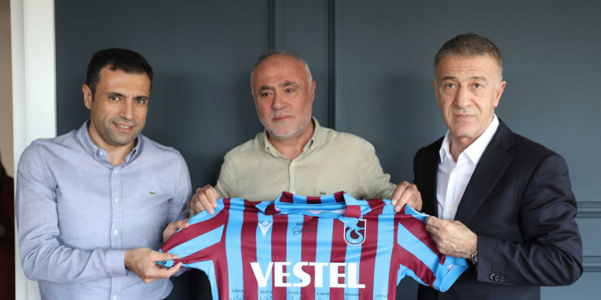 Ahmet Ağaoğlu'ndan Ahmet Çalık'ın ailesine ziyaret