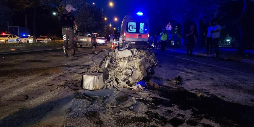 Tekirdağ'da otomobil üst geçide çarptı: 6 yaralı