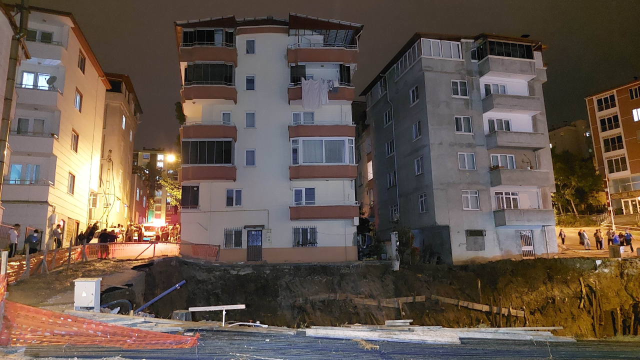 Önüne inşaat yapılan binanın temelinde kayma yaşandı!