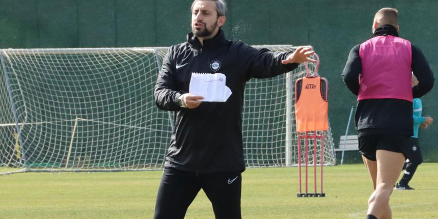 Süper Lig ekibi Hatayspor'un yeni teknik direktörü Serkan Özbalta oldu iddiası