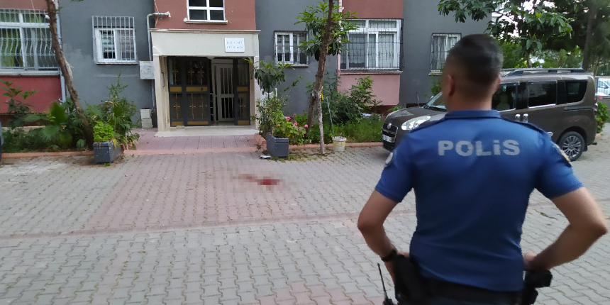 13 yaşındaki kız 11’inci kattaki yangın merdiveninden aşağı atladı