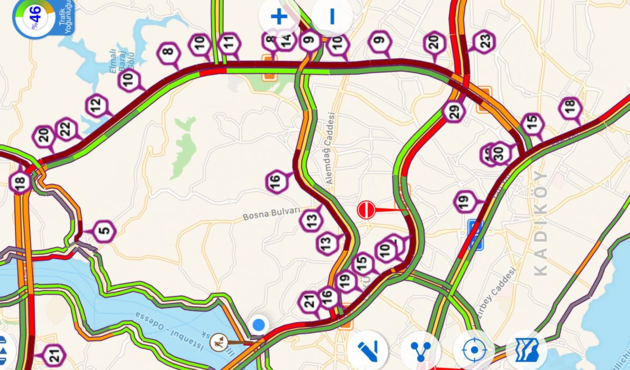 Sağanak yağmur... Köprüde kaza... Bakım çalışması... İstanbul'da trafik kilit...
